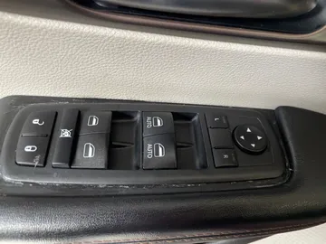 2019 Chrysler Pacifica - image 24