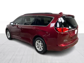 2019 Chrysler Pacifica - image 10