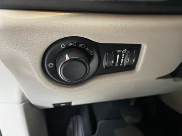 2019 Chrysler Pacifica - image 17