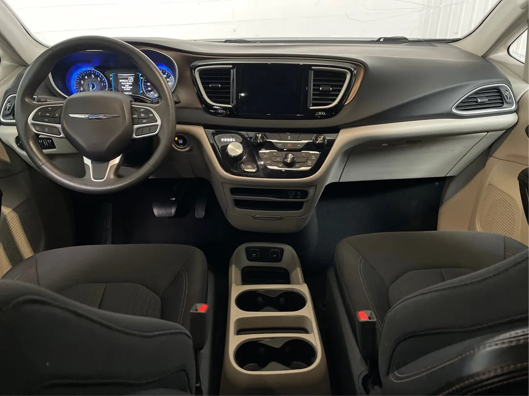 2017 Chrysler Pacifica — photo 4