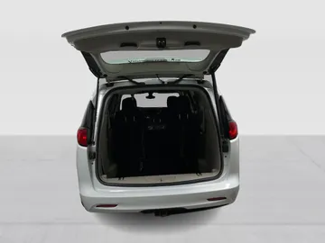2017 Chrysler Pacifica - image 12