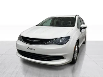 2017 Chrysler Pacifica - image 8