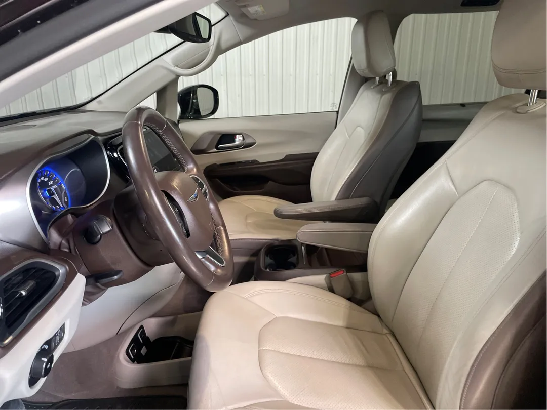 2018 Chrysler Pacifica — photo 3