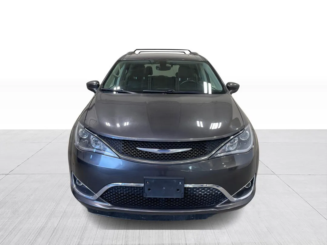 2018 Chrysler Pacifica — photo 8