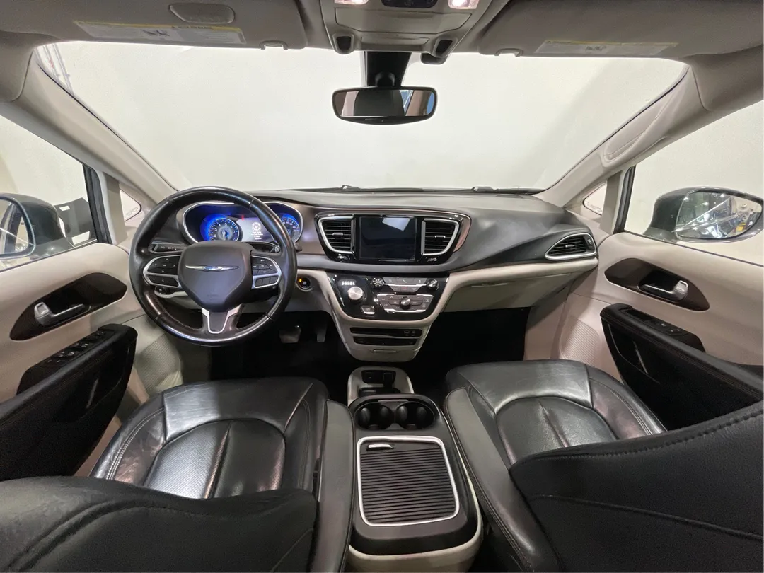 2018 Chrysler Pacifica — photo 4