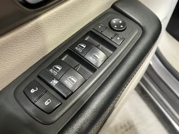 2018 Chrysler Pacifica - image 23