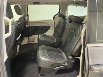2018 Chrysler Pacifica - image 16