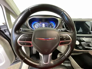 2018 Chrysler Pacifica - image 26