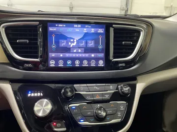 2018 Chrysler Pacifica - image 22