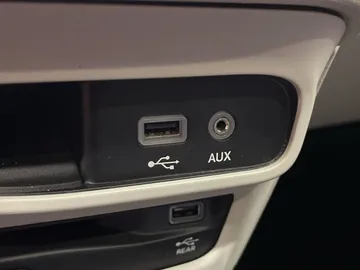 2018 Chrysler Pacifica - image 28