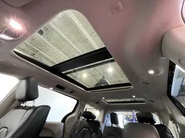 2018 Chrysler Pacifica - image 6