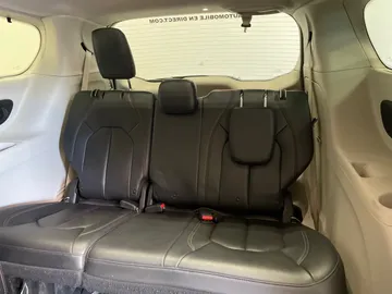 2018 Chrysler Pacifica - image 34