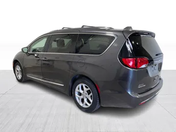 2018 Chrysler Pacifica - image 12