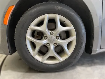 2018 Chrysler Pacifica - image 7