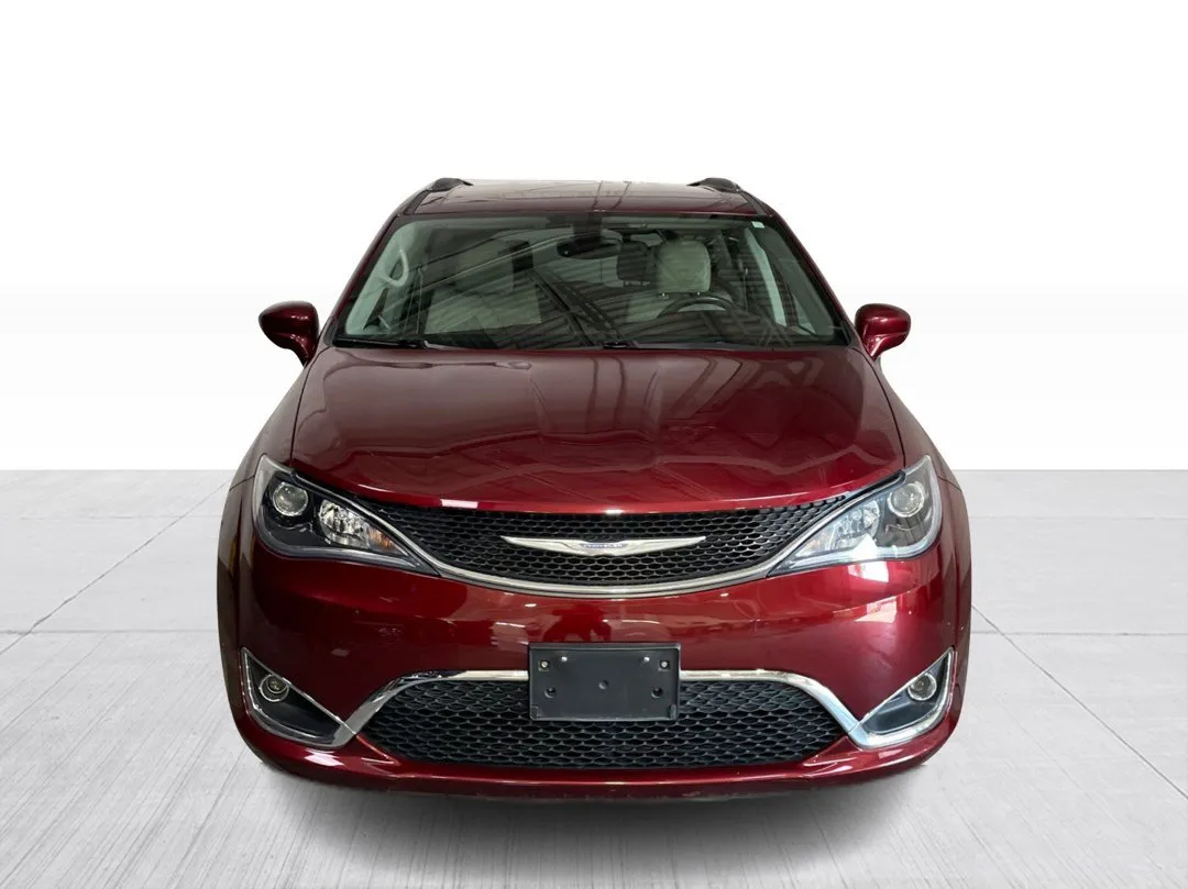 2017 Chrysler Pacifica — photo 6