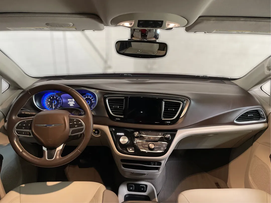 2017 Chrysler Pacifica — photo 4