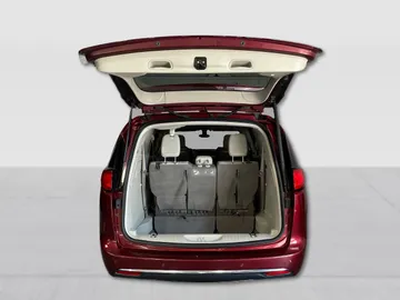 2017 Chrysler Pacifica - image 12