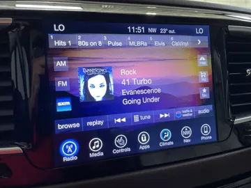 2017 Chrysler Pacifica - image 32