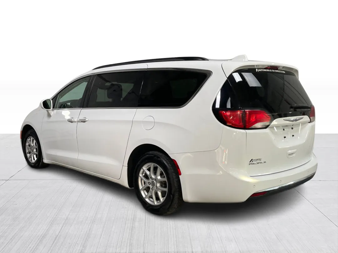 2020 Chrysler Pacifica — photo 8