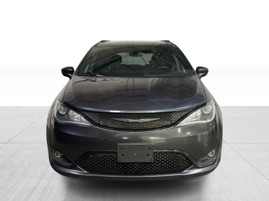 2020 Chrysler Pacifica — photo 2