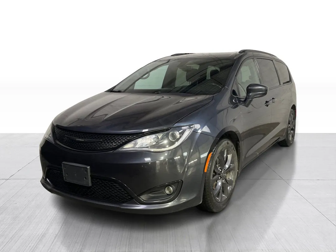 2020 Chrysler Pacifica — photo 3