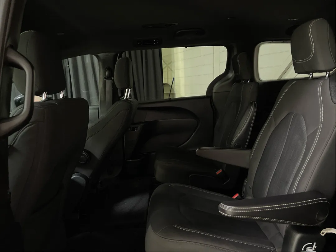 2020 Chrysler Pacifica Touring, photo 9