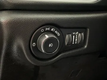 2020 Chrysler Pacifica - image 15