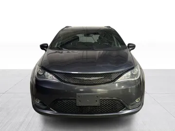 2020 Chrysler Pacifica - image 2