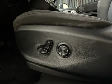 2020 Chrysler Pacifica - image 14