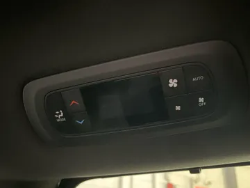 2020 Chrysler Pacifica - image 22