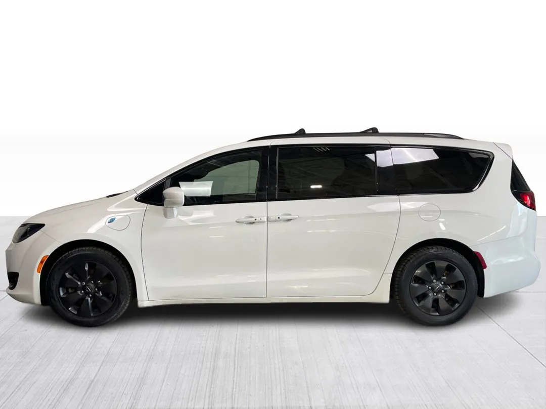 2020 Chrysler Pacifica Hybrid — photo 4