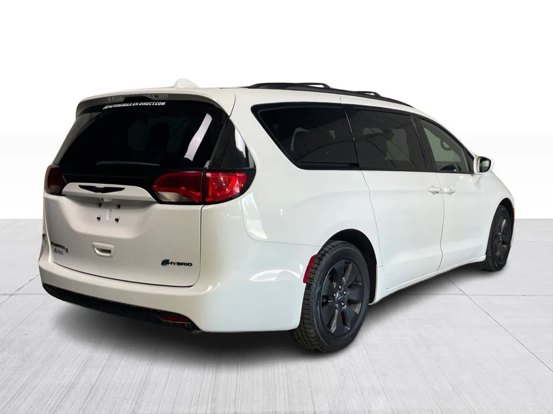 2020 Chrysler Pacifica Hybrid — photo 7