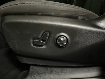 2020 Chrysler Pacifica Hybrid - image 18