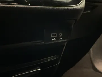 2020 Chrysler Pacifica Hybrid - image 30