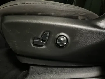 2020 Chrysler Pacifica Hybrid - image 18