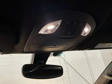 2020 Chrysler Pacifica Hybrid - image 14