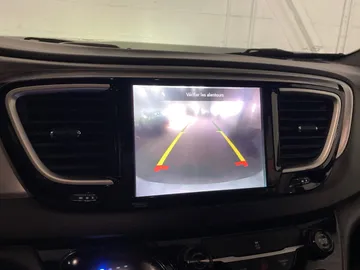 2020 Chrysler Pacifica Hybrid - image 22