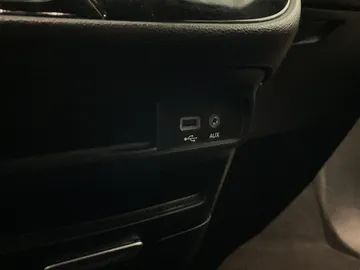 2020 Chrysler Pacifica Hybrid - image 30