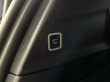 2020 Chrysler Pacifica Hybrid - image 20