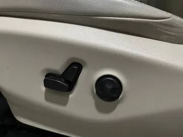 2021 Chrysler Pacifica Hybrid - image 19