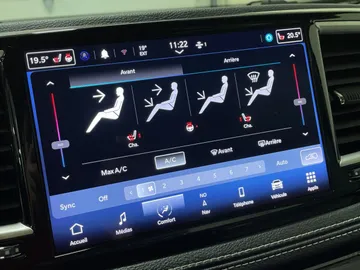 2021 Chrysler Pacifica Hybrid - image 26