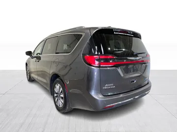 2021 Chrysler Pacifica Hybrid - image 11