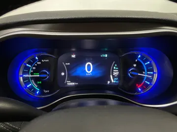 2021 Chrysler Pacifica Hybrid - image 18