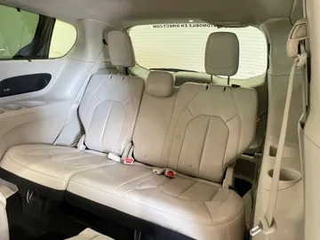 2021 Chrysler Pacifica Hybrid - image 16