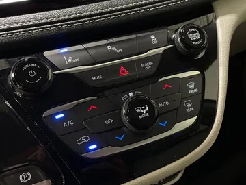 2021 Chrysler Pacifica Hybrid - image 23