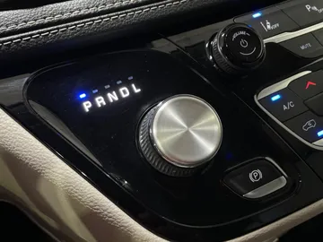 2021 Chrysler Pacifica Hybrid - image 30