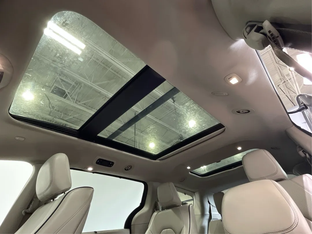 2020 Chrysler Pacifica Hybrid — photo 5