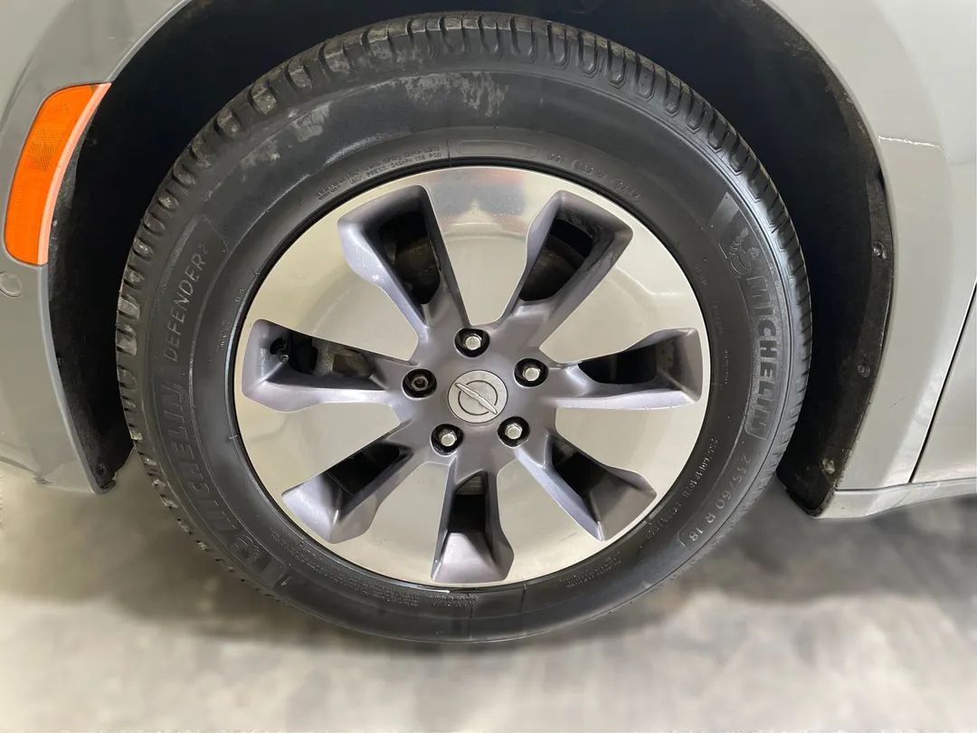 2020 Chrysler Pacifica Hybrid — photo 6