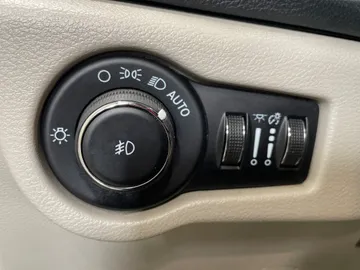 2020 Chrysler Pacifica Hybrid - image 31