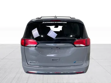 2020 Chrysler Pacifica Hybrid - image 13